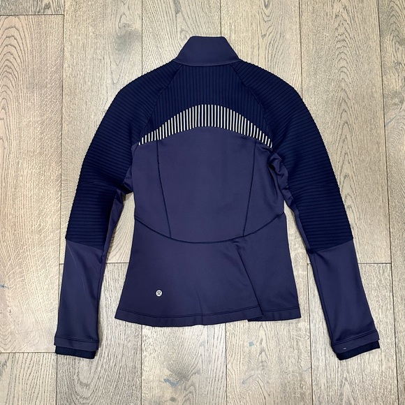 Lululemon | Chill Going Strong Jacket | Size 6 - Picture 5 of 6